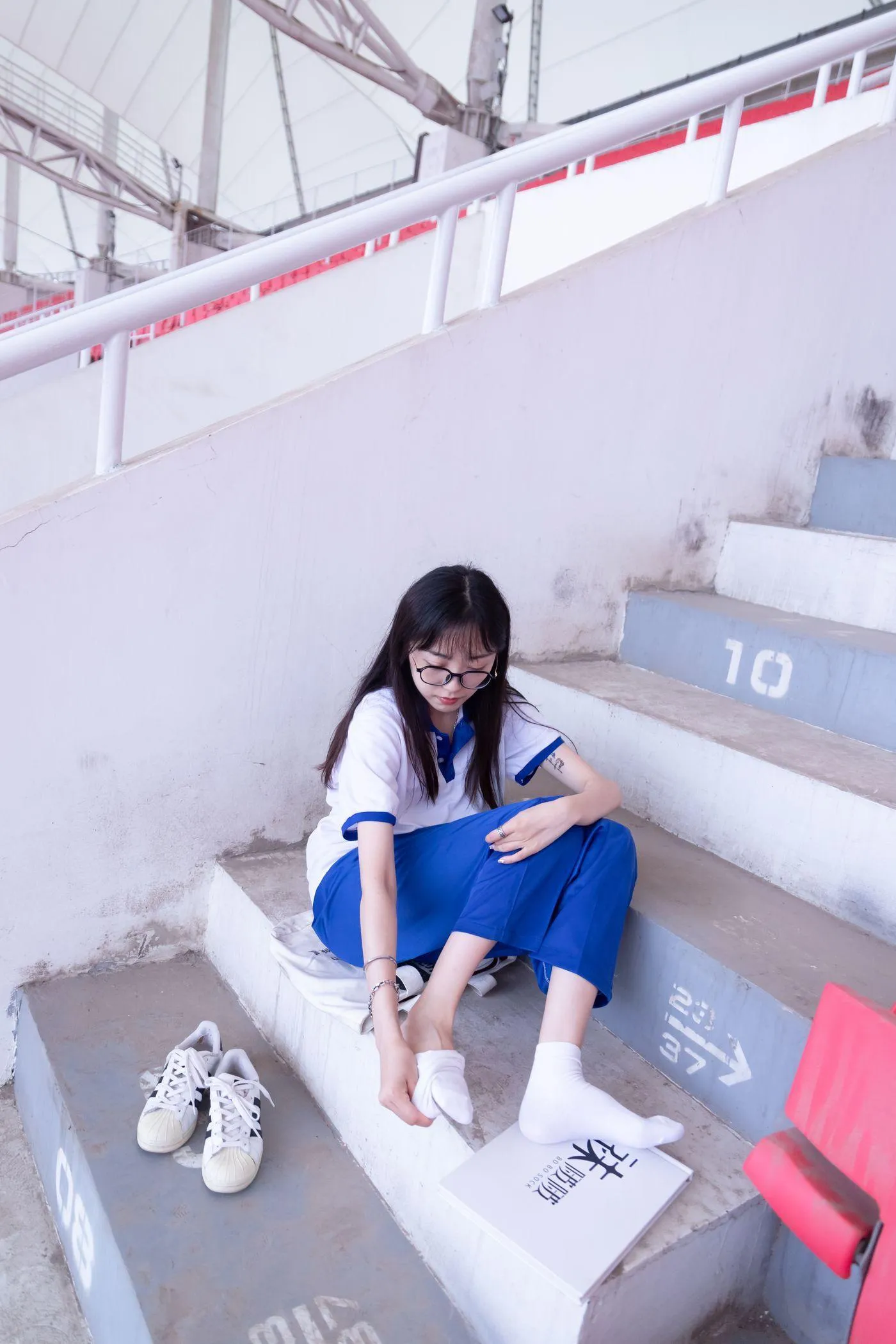 [BoBoSocks袜啵啵]NO.002 稚予-校服、贝壳头、白棉袜、裸足 [139P]插图2